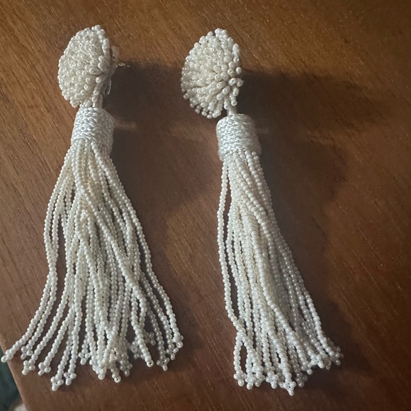 Stunning bridal Mignonne Gavigan White Drop Beaded Earrings - Picture 2 of 2